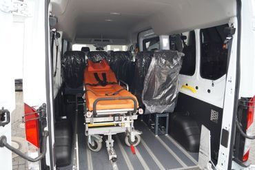 Trio Automobiltechnik GmbH Wagen auf einer Hebebühne