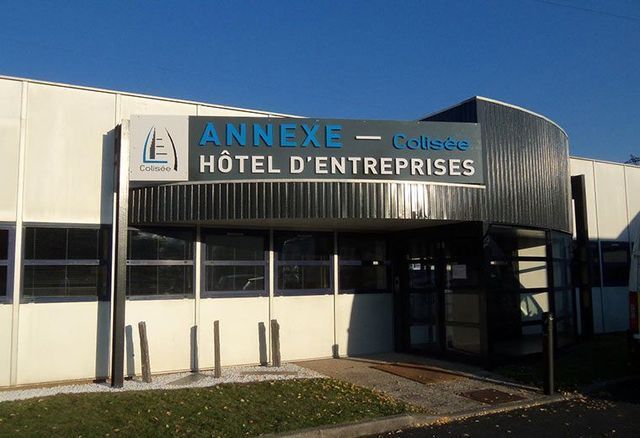 La devanture d'une annexe d'entreprise