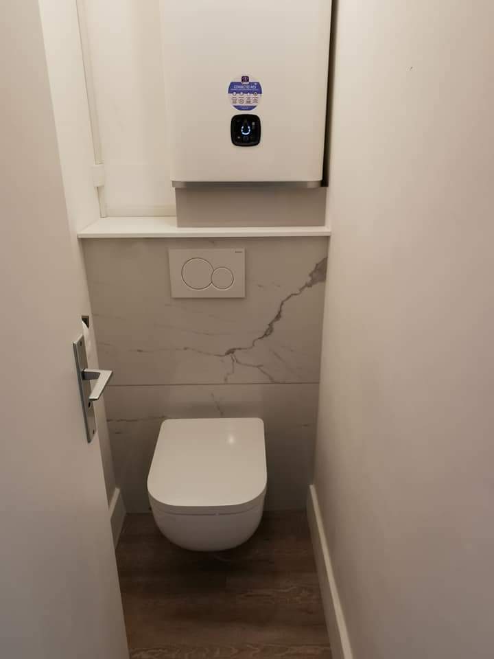 Sanitaires avec WC suspendus