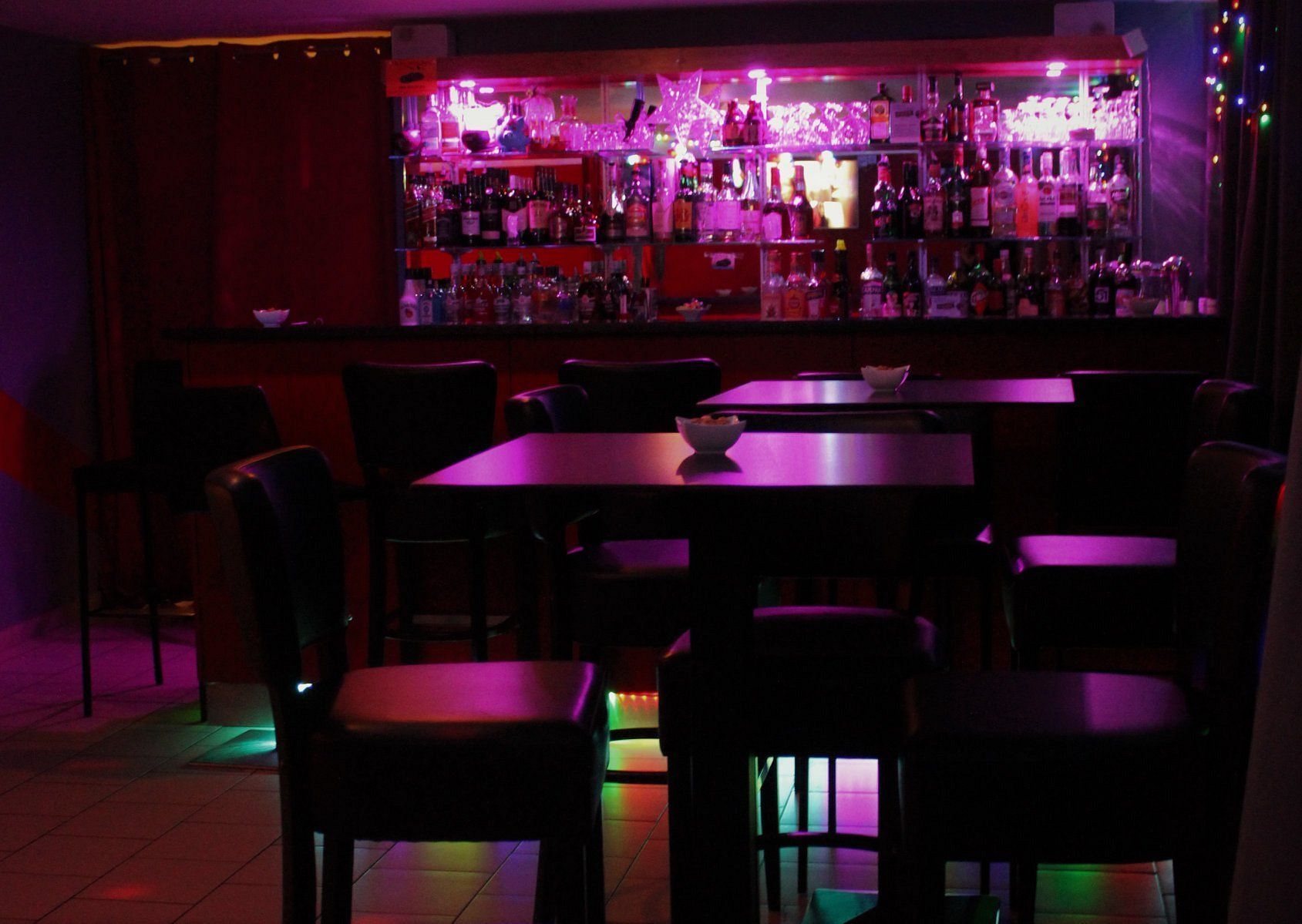 Rencontrer filles - Fly Bar - Sion