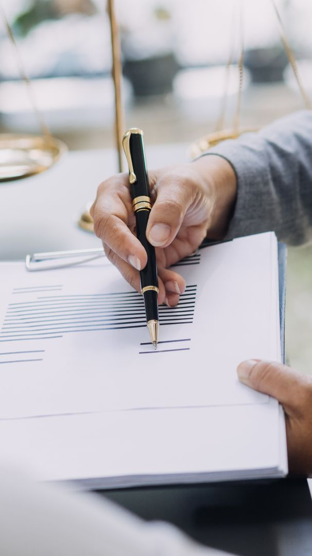 Rédaction d'un contrat en cours