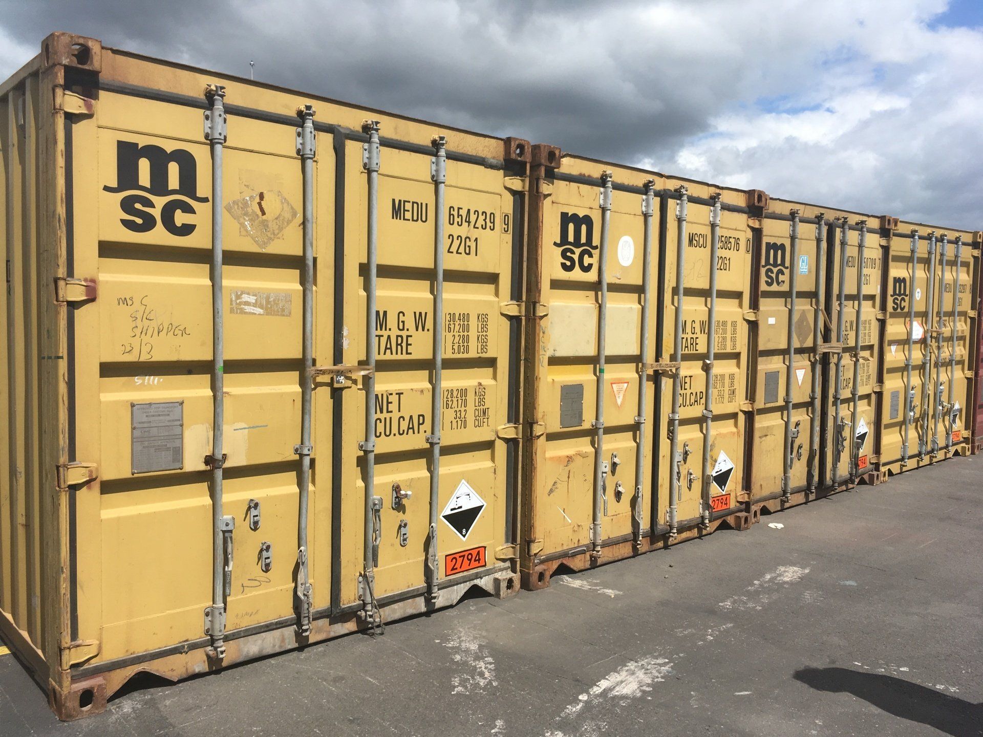 Batteries à Saint-Gilles les Hauts