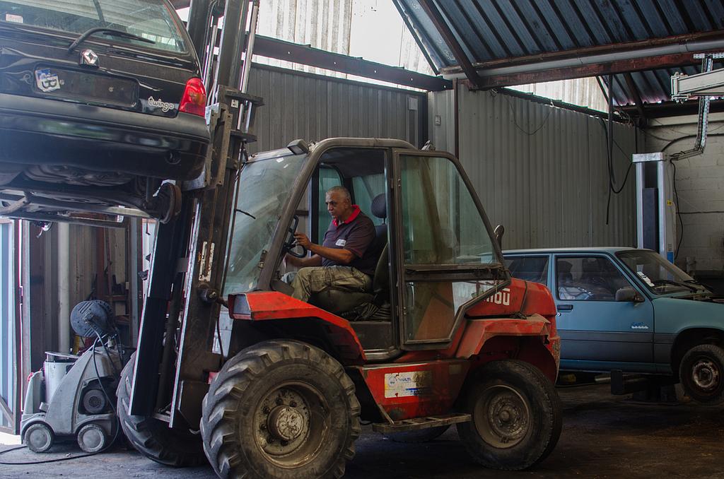 Delhem, votre casse automobile à Nieppe près d'Armentières