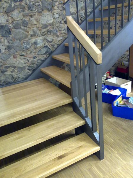 Bild Treppengeländer mit Holztreppe