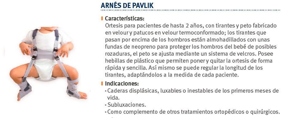 Una foto de un bebé que lleva un pañal y un arnés.