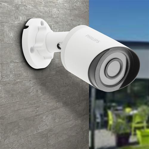 Une caméra de surveillance blanche