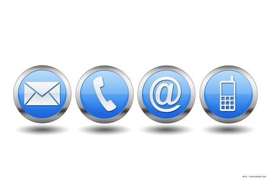 Mitarbeiter von Steuerbüro Happich arbeitet am Computer