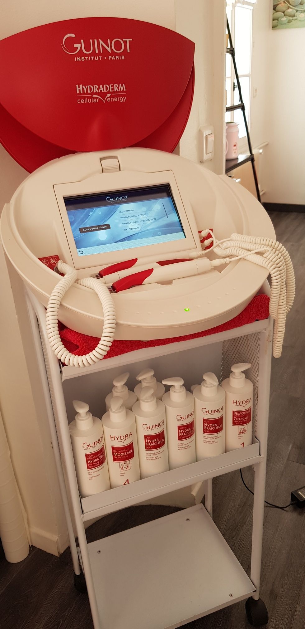 Appareil pour les soins du corps de Guinot