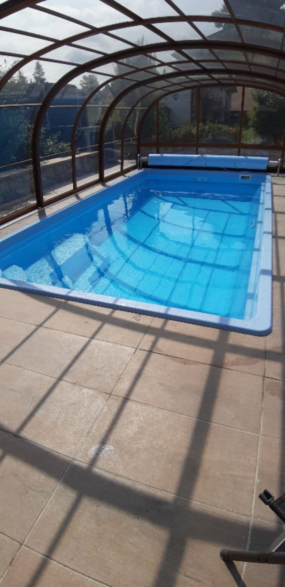 Steffen Türpe – Pool mit Dach und automatischer Schutzfolie