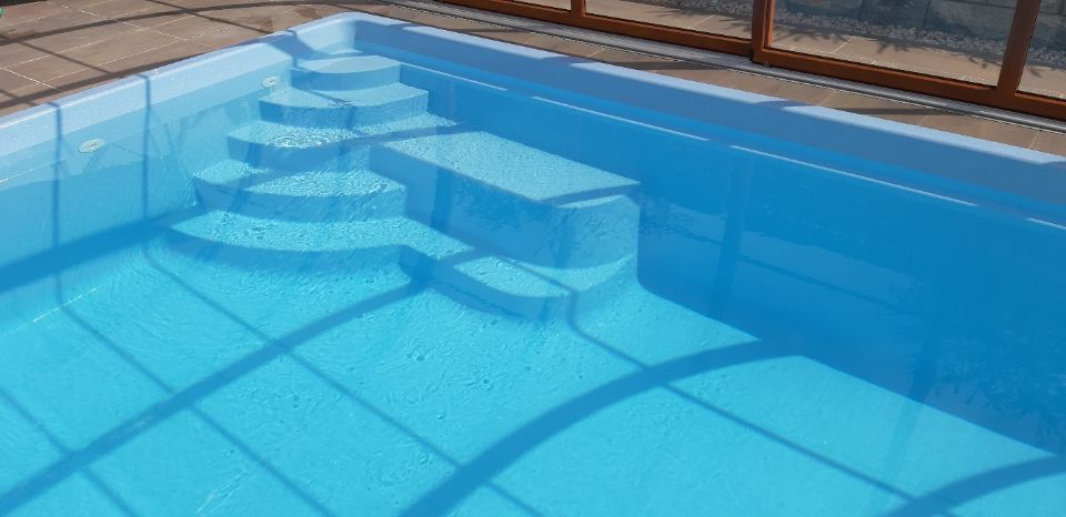 Steffen Türpe – Pool mit Treppe an der Ecke