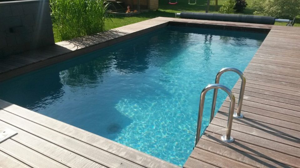Steffen Türpe – ein Schwimmbecken mit Einstiegsleiter