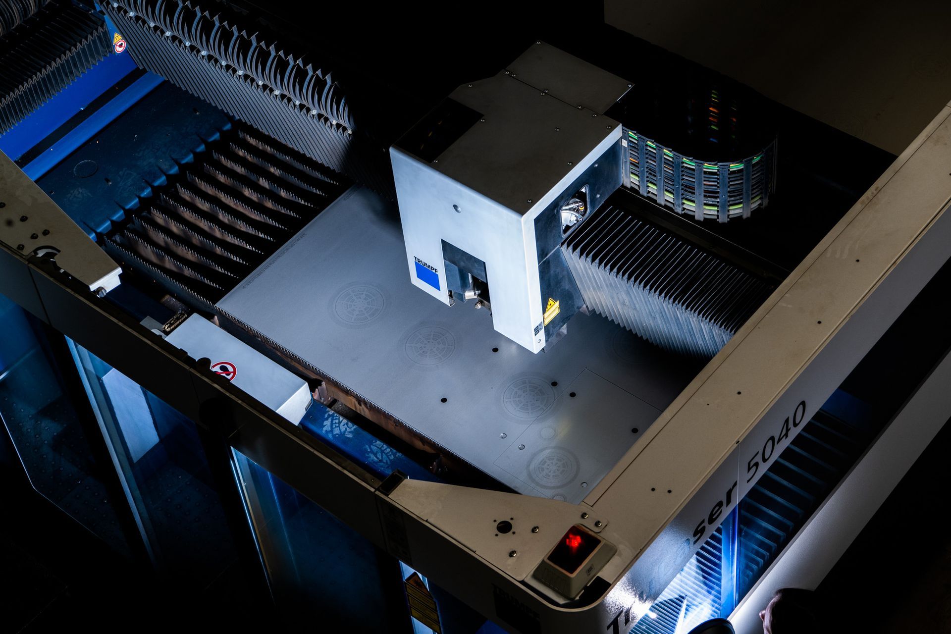 Gravure de pièces métalliques au laser