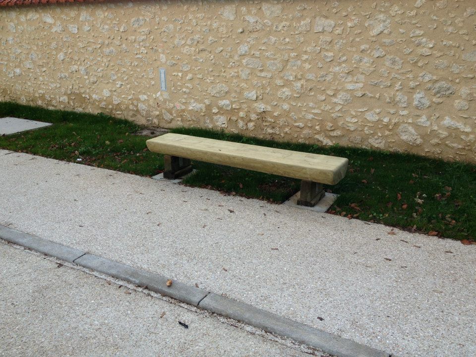 Aménagement extérieur, pose d'un banc