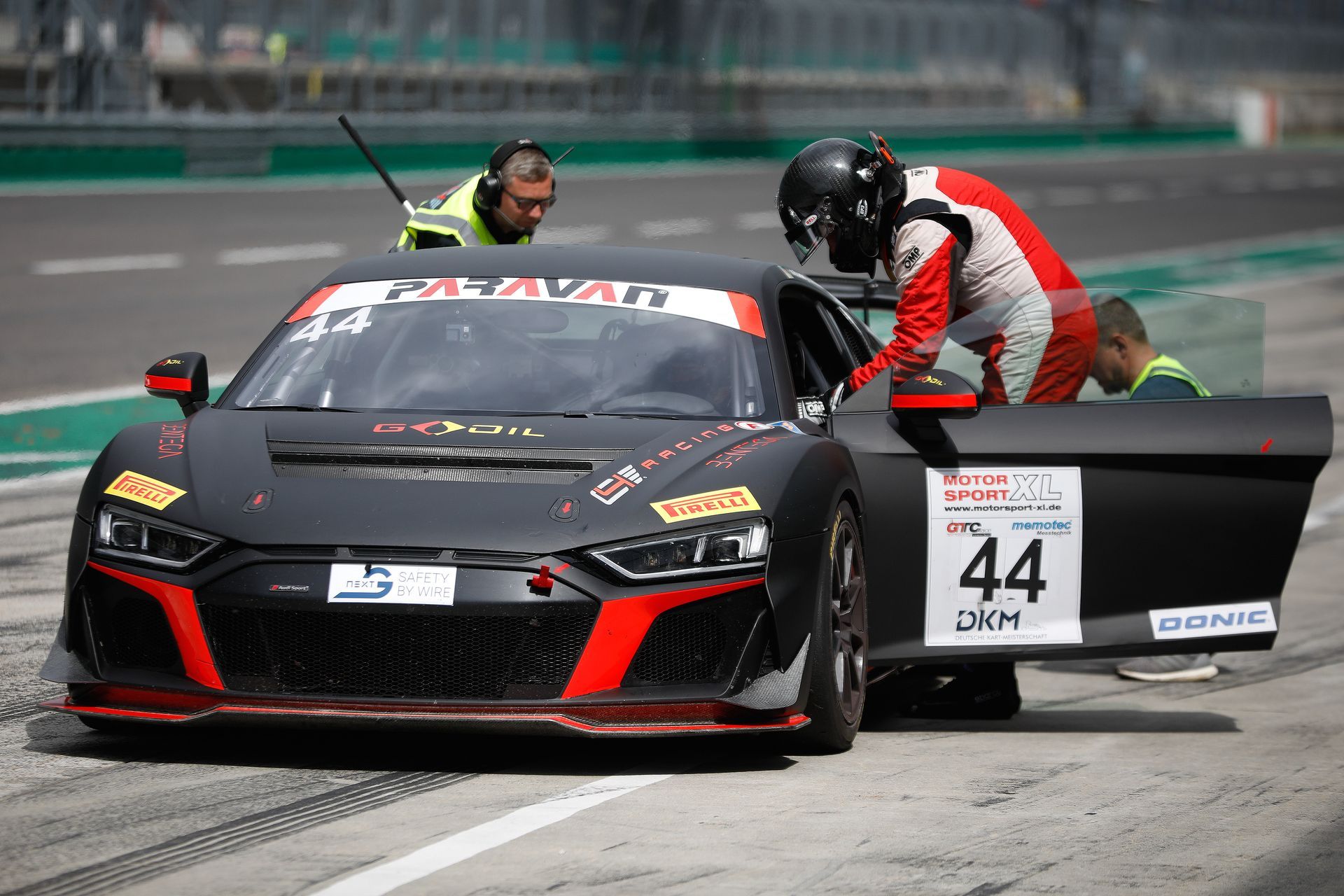 Rennauto vor dem Start