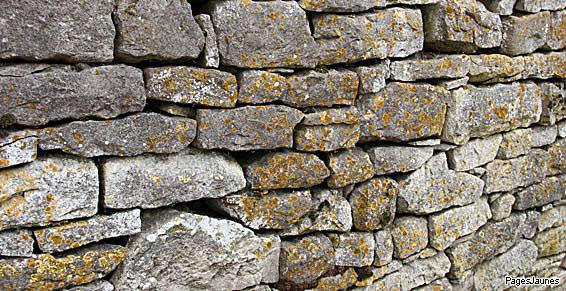Travaux de maçonnerie, rénovation de mur en pierres à Bonifacio