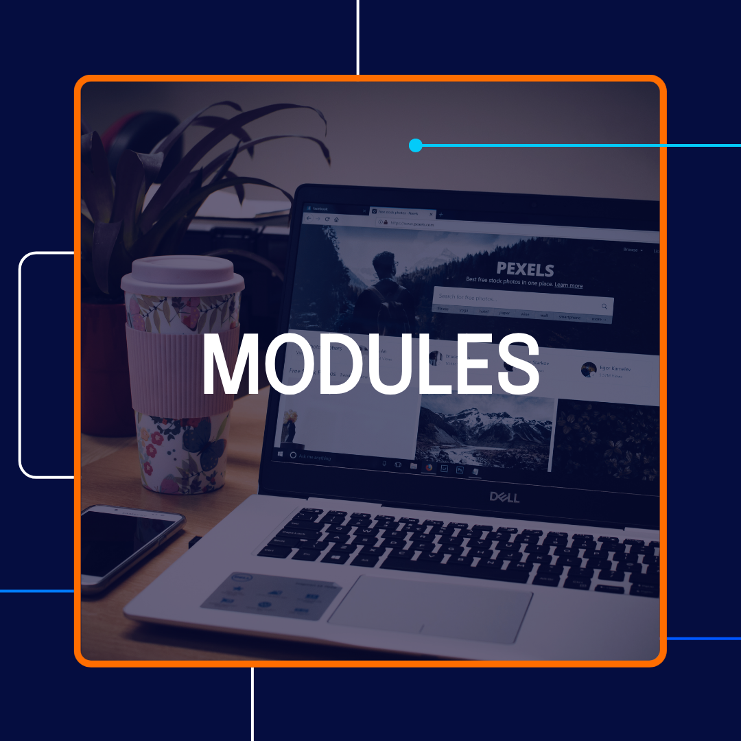 Un ordinateur portable, une tasse de café et un smartphone sont posés sur un bureau, avec le mot « MODULES » inscrit en gros caractères blancs.