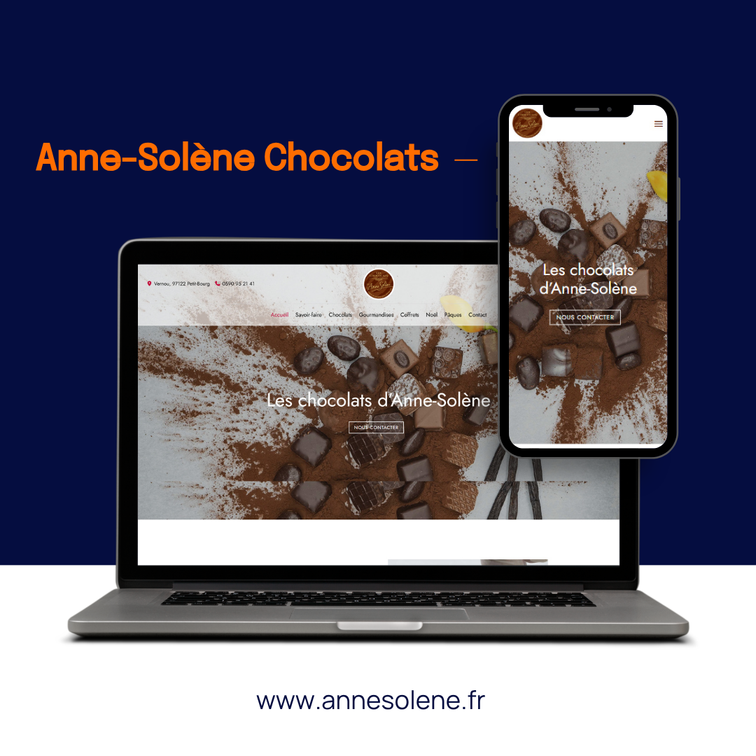 Site web d'Anne-Solène Chocolats affiché sur un ordinateur portable et un téléphone sur fond bleu foncé