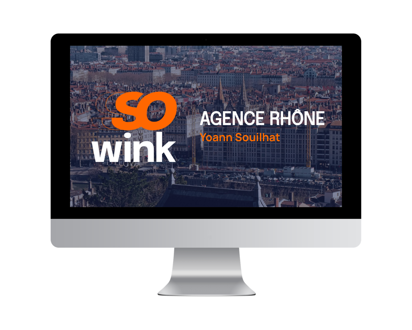 Un écran d'ordinateur affichant le logo de la société « SoWink », le texte « Agence Rhône » et un arrière-plan représentant une ville.