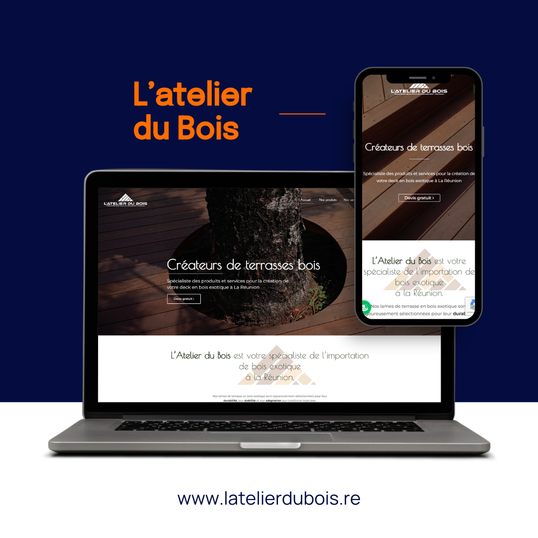 Un ordinateur portable et un smartphone affichent le site web de L'atelier du Bois sur un fond bleu foncé avec l'URL en dessous.