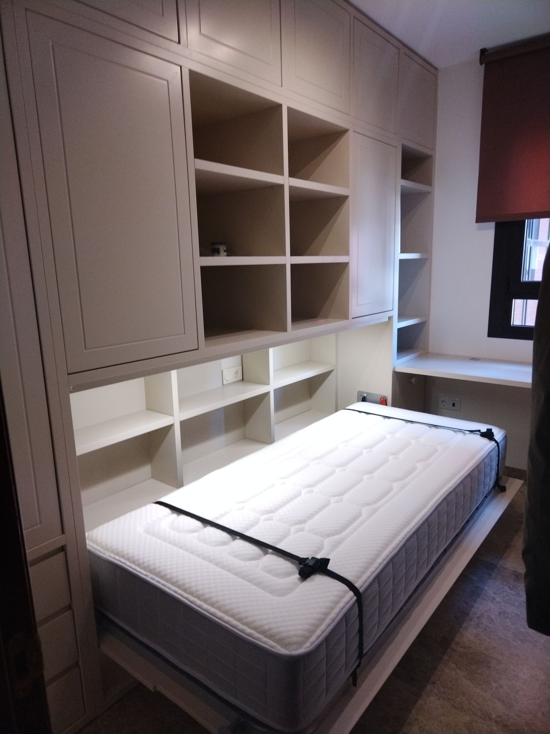 Una imagen de una cama con las palabras