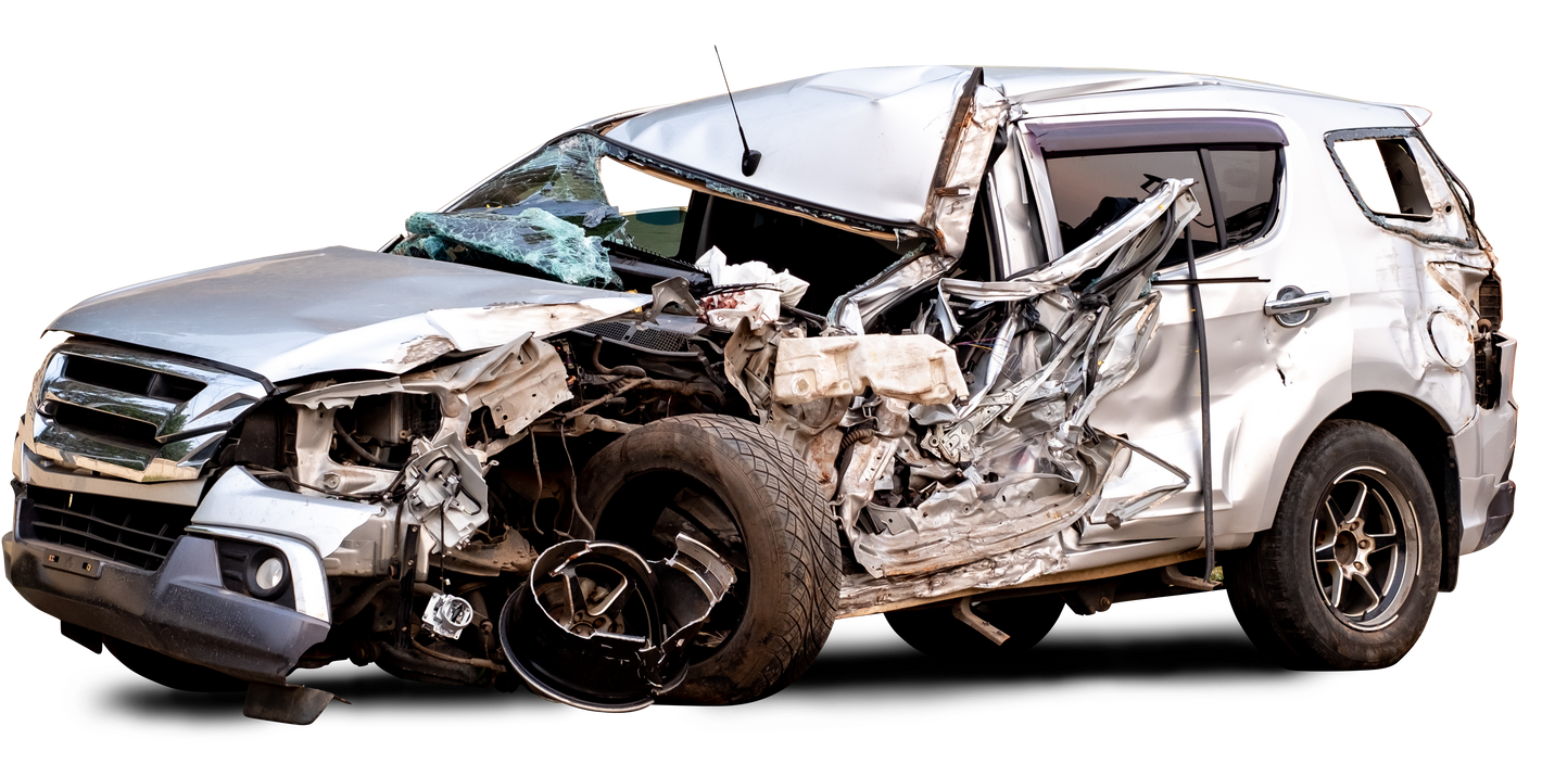 Un SUV argenté gravement endommagé.
