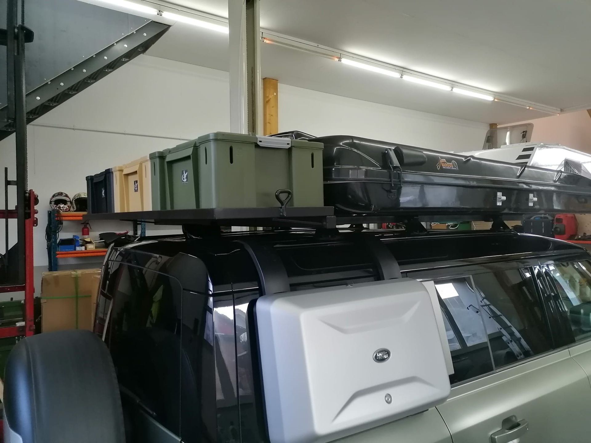 Bild Gepäck auf Pick-up-Dach, Das Offroad Campen Team, Öffnet den Dialog