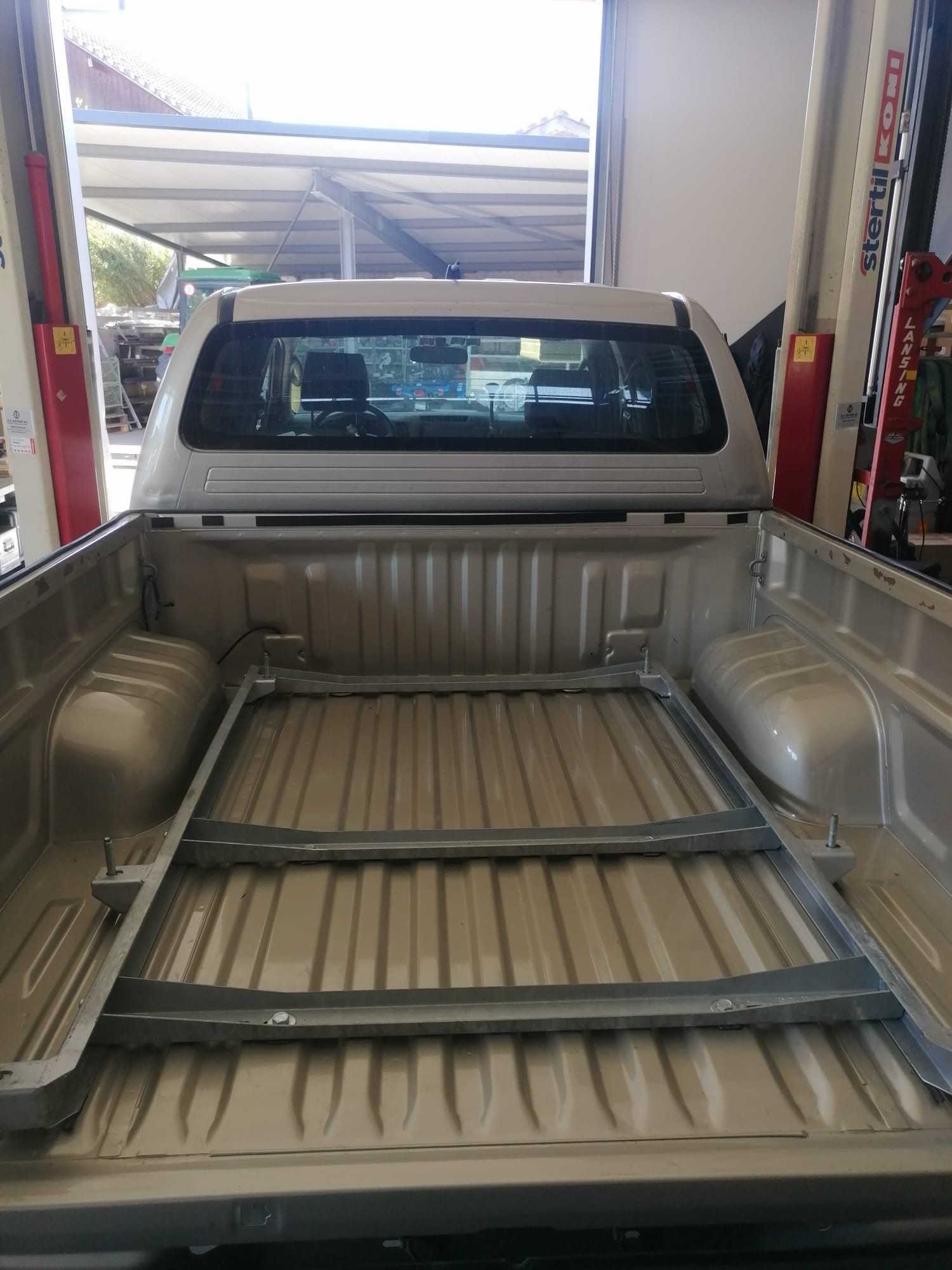 metallrahmen auf Pick-up, Das Offroad Campen Team