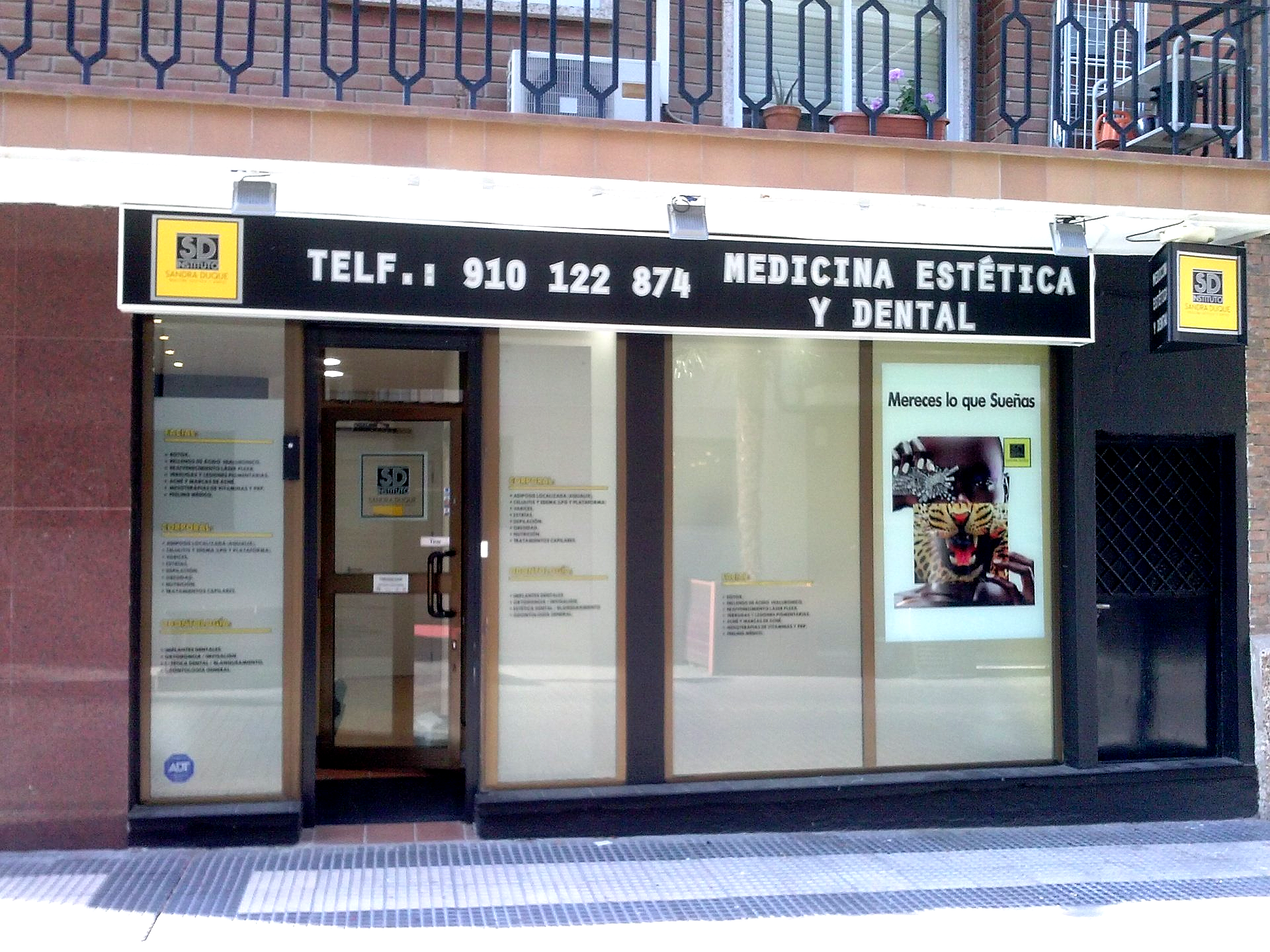 rotulos luminosos en cajon de aluminio