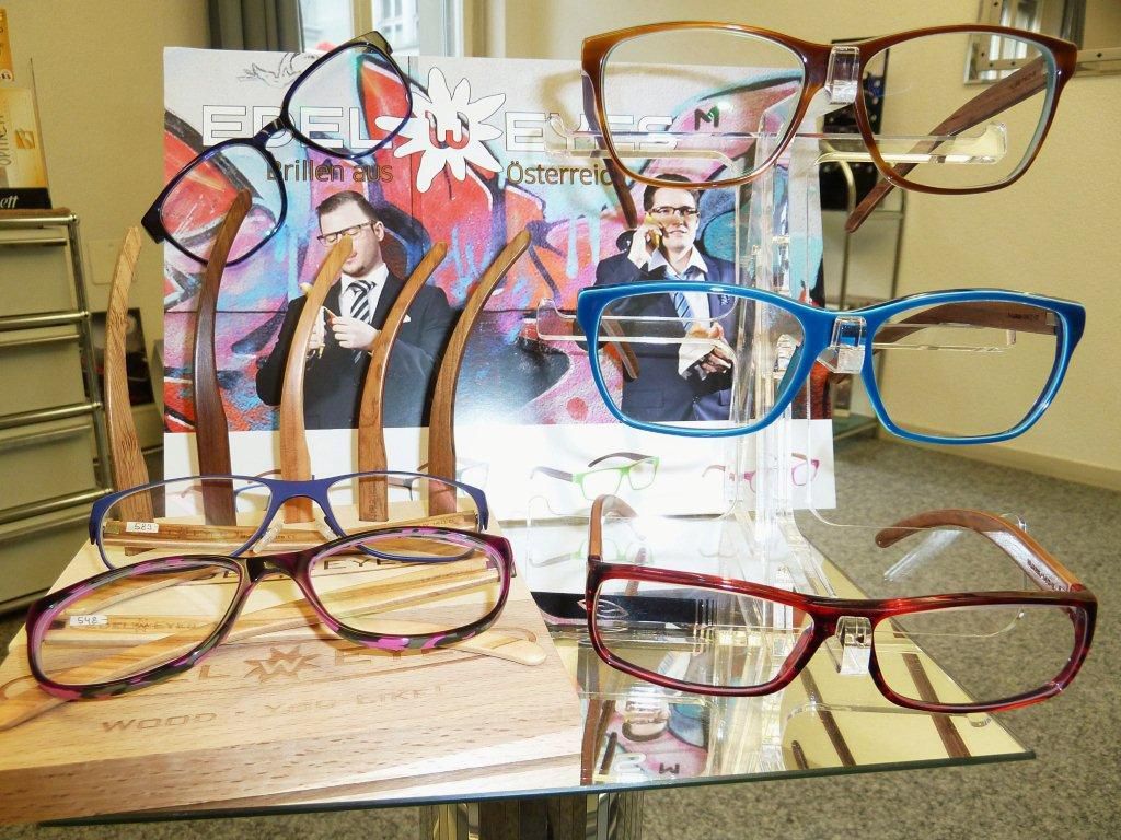 Wunderschöne Fassungen mit Holzbügel - Streun Optik