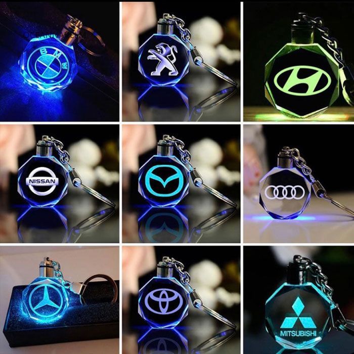 Φωτιζόμενα γυάλινα μπρελόκ