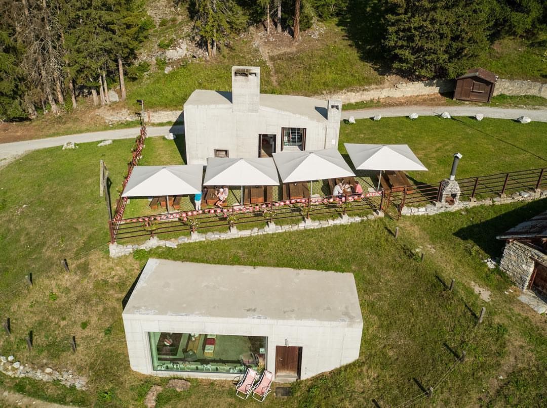 nos-references-beton-apparent-brut-hameaude-colombire-arnouva-bernard-gasser-sa