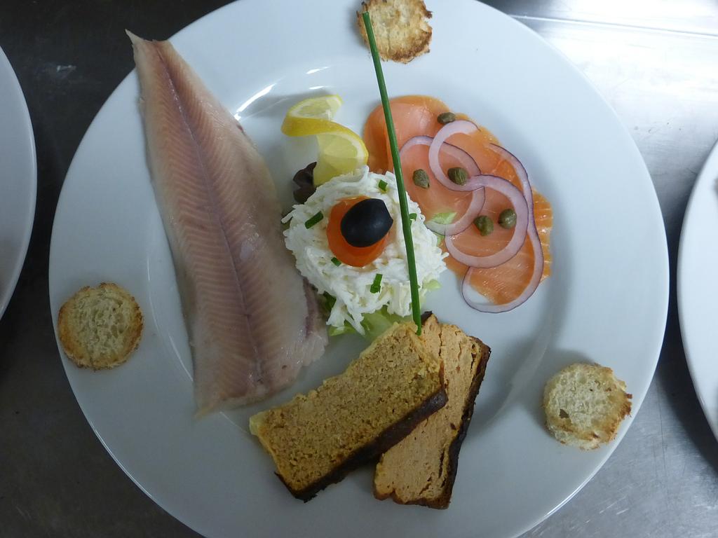 Entrée autour du poisson