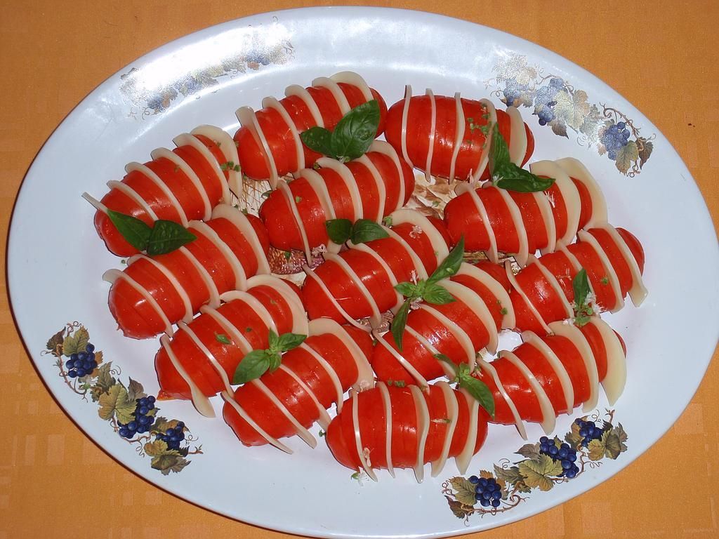 Assiette de tomates et fromage