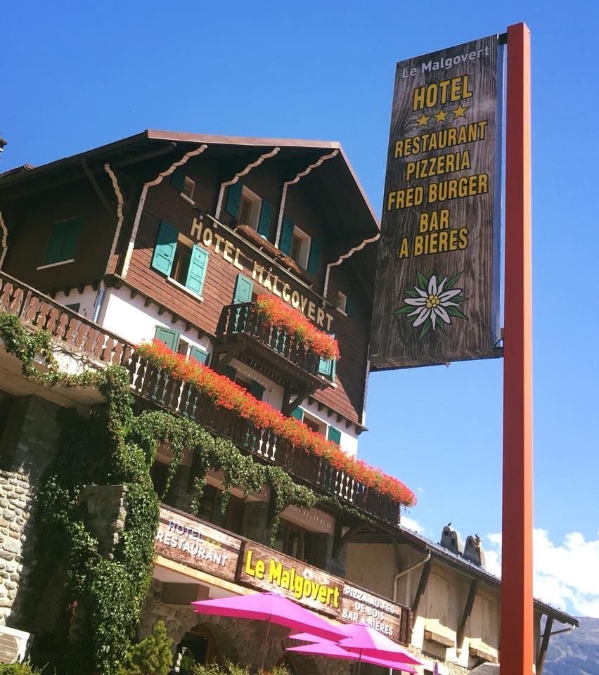 Pancarte de l'hôtel