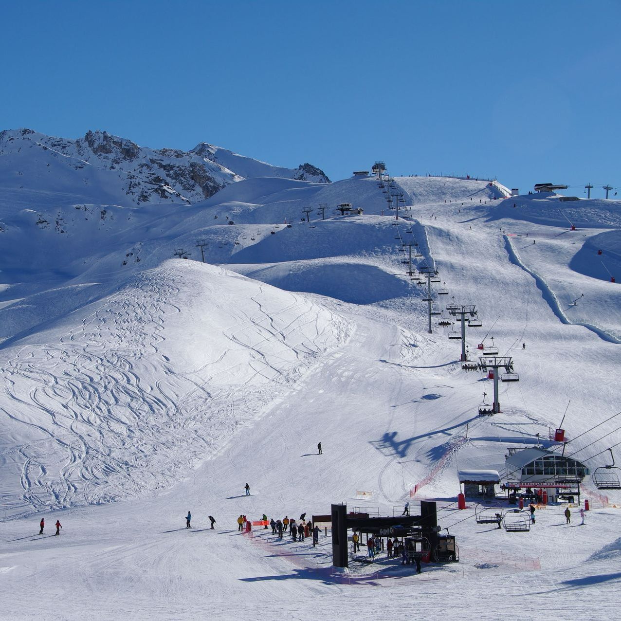 Piste de ski sur les Alpes