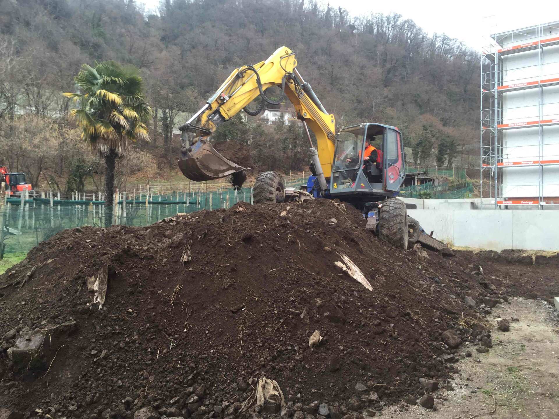 Escavatore - Samuel Jaquinta Giardiniere Arogno