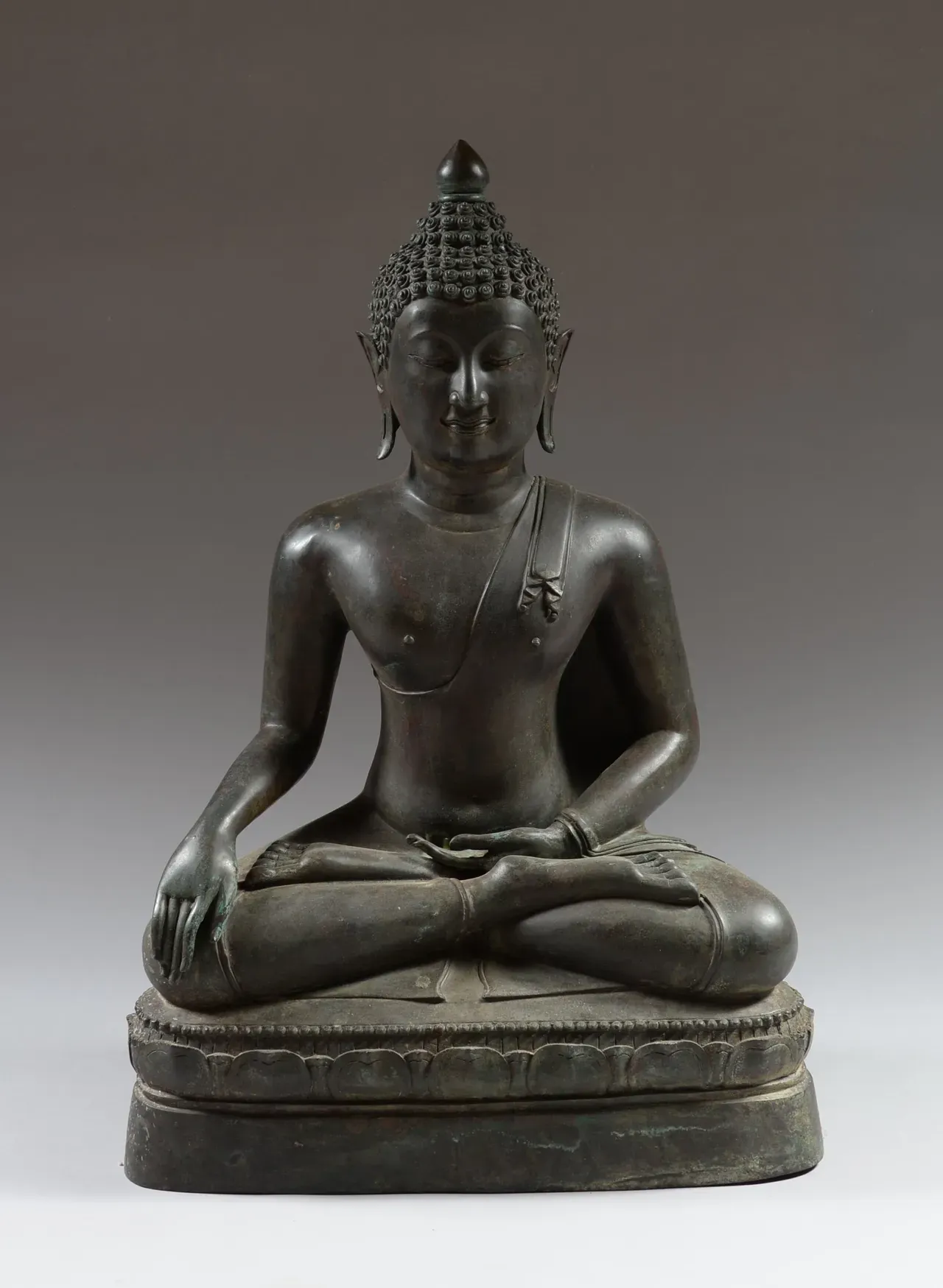 Statue de Bouddha en bronze. Thaïlande, XXe siècle