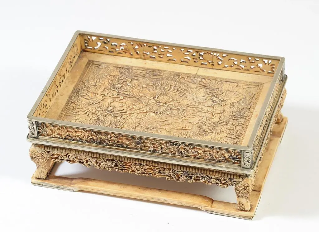 Asie du Sud-Est. Vide-poches en os