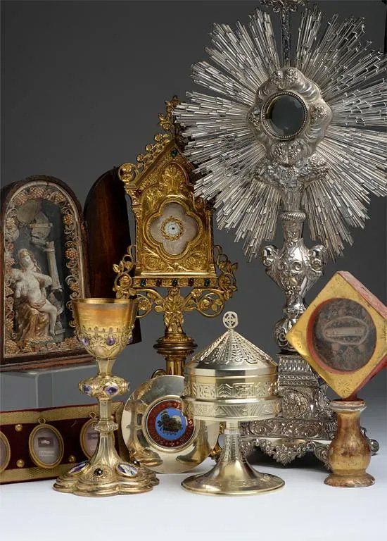 Important ciboire en vermeil et émaux polychromes par Alexandre CHERTIER. XIXe siècle