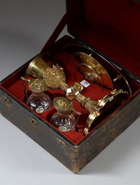 Valise chapelle par Demarquet. XIXe siècle