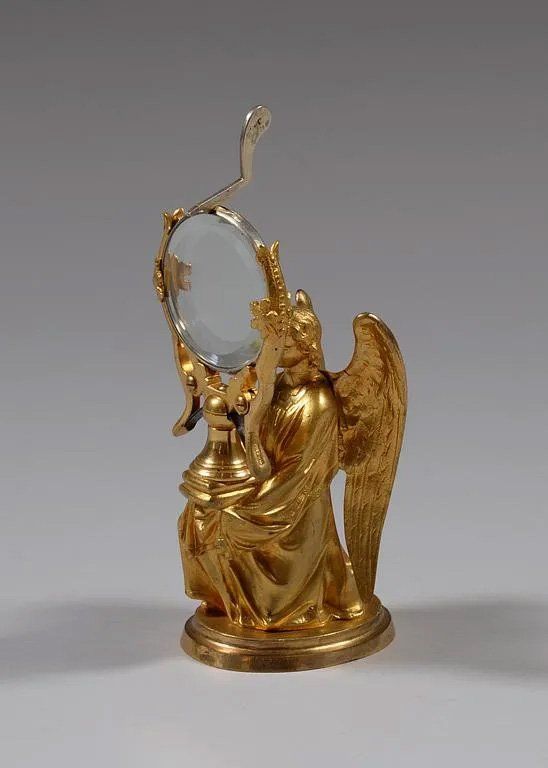 Rare porte-lunule en bronze doré. XIXe siècle