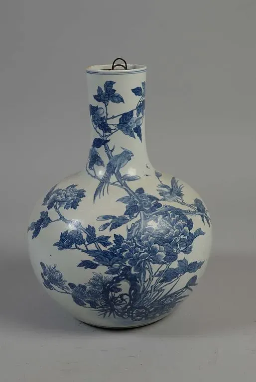 Chine Vase tianqiuping. Fin XIXe