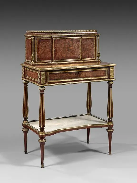 Table à gradin par Adam WEISWEILER