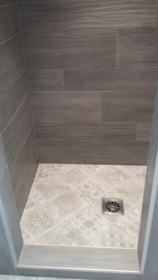Pose de carrelage salle de bain St Tropez