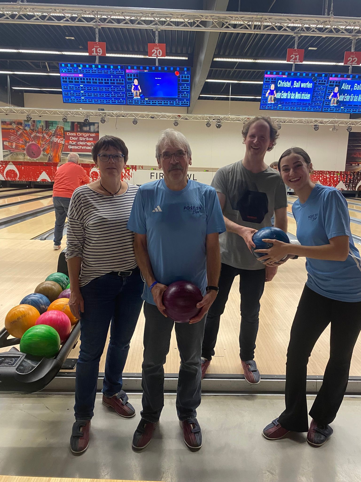 Teamfoto beim Bowling Turnier 2025