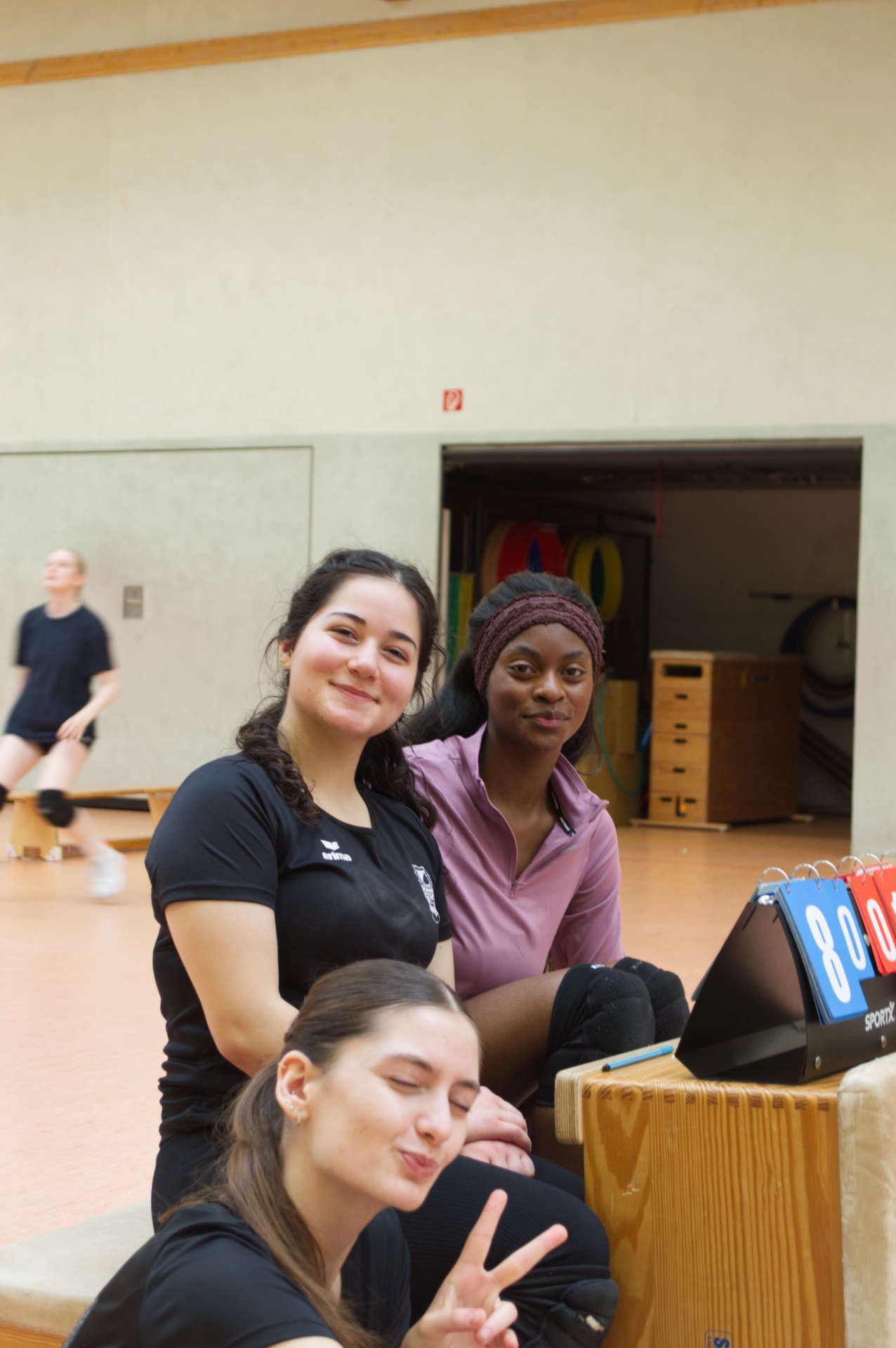Volleyball Damen am Spielfeldrand