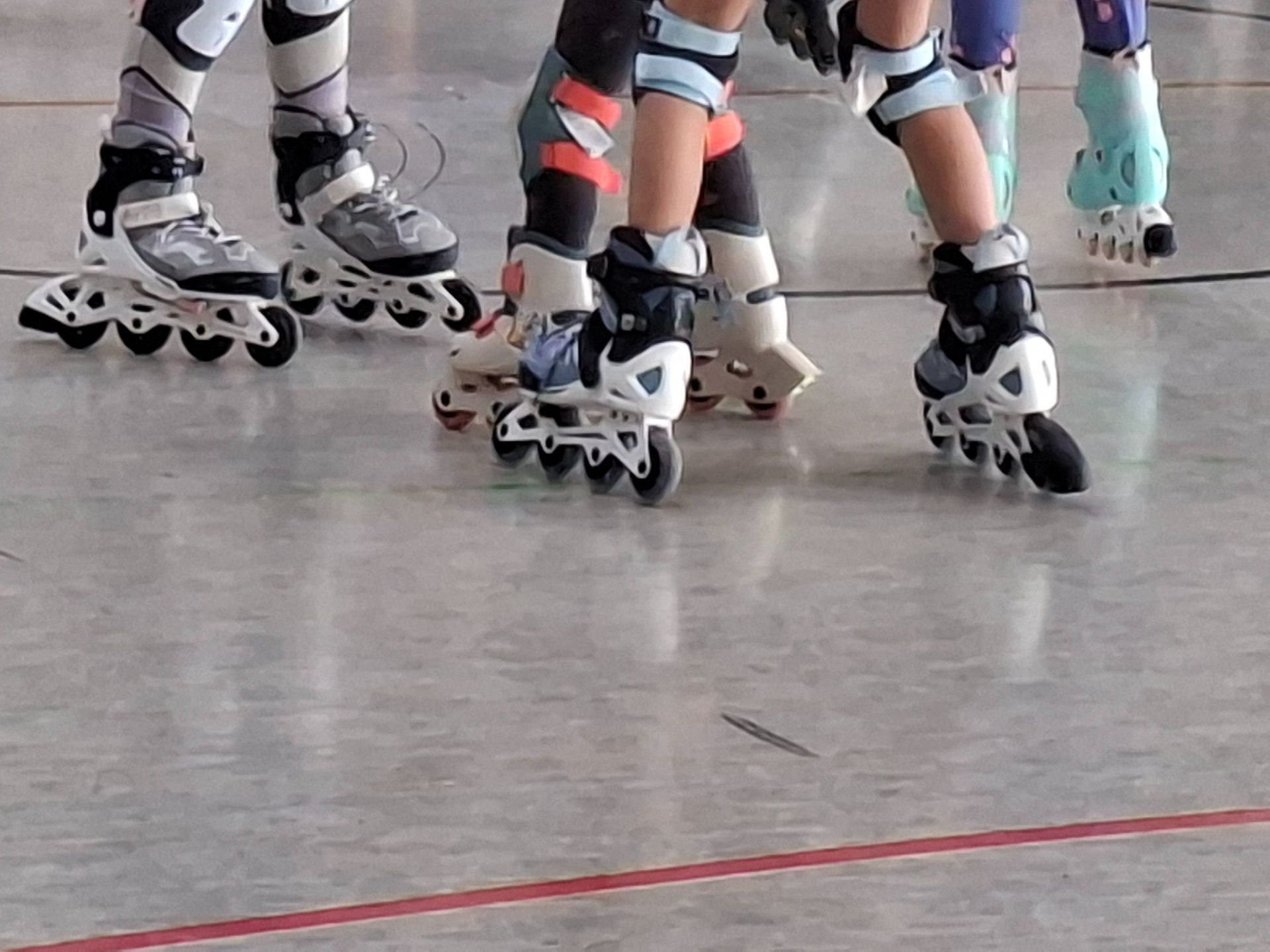 Kinder auf Inlineskates beim Maus Türöffner Tag 2026