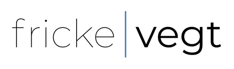 Logo für Fricke Vegt. Das Wort „fricke“ ist in dünner, serifenloser Schrift gehalten, rechts davon steht „vegt“.