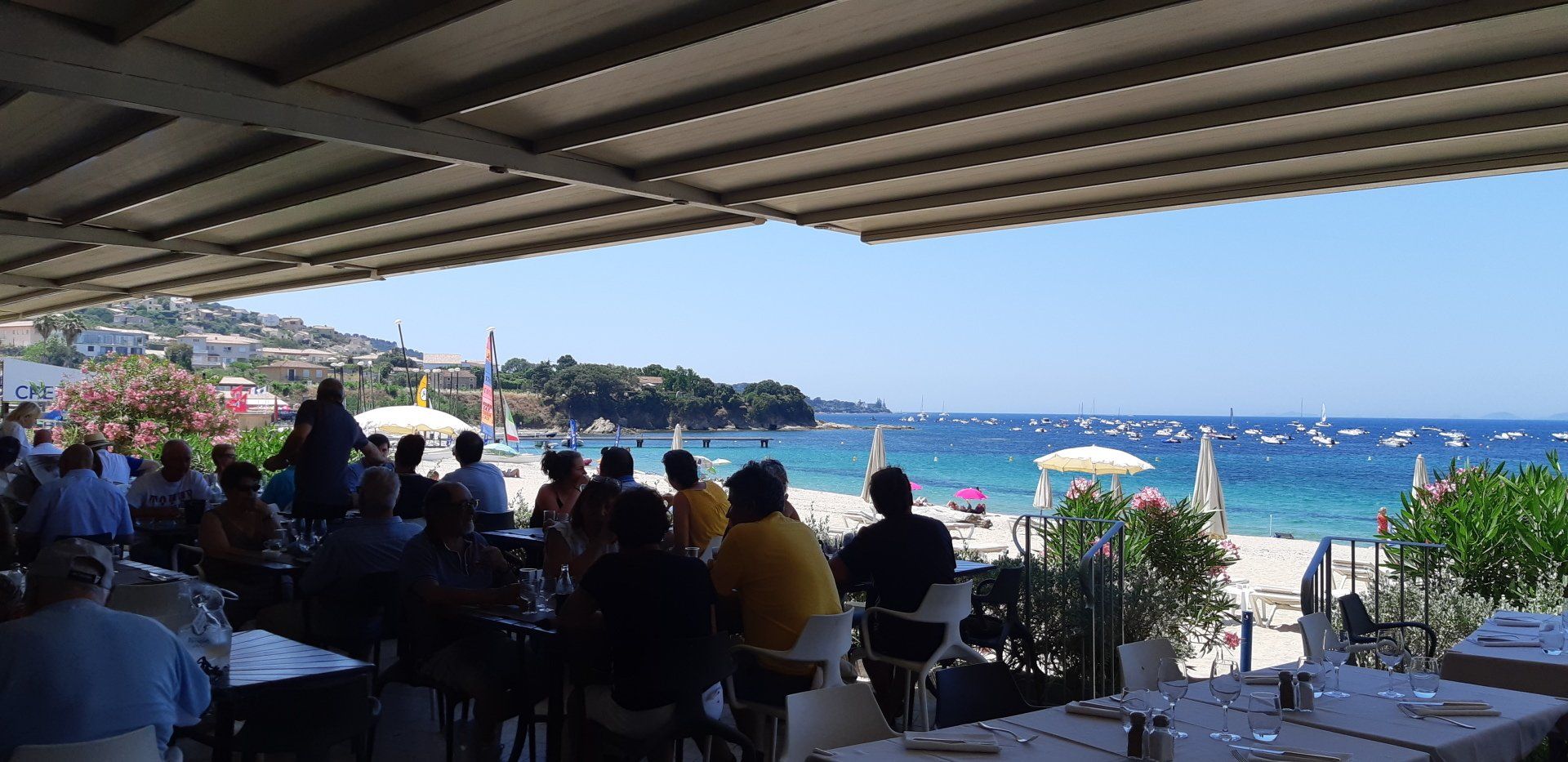 Terrasse avec vue sur la mer