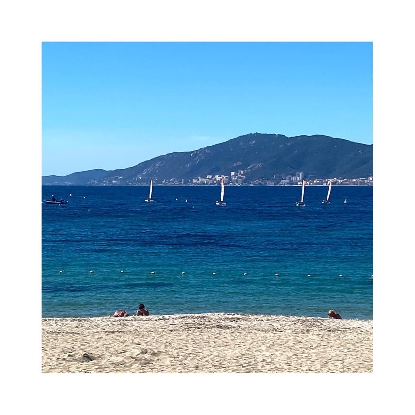 Voiliers sur la Mer Méditerranée